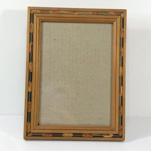 Vintage Fetco 5x7" Wooden Picture Frame with Decorative Inlay Dovetail Joint - Picture 5 of 15